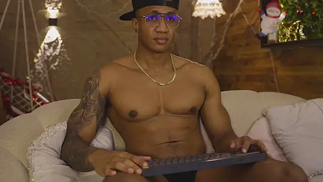 Logan Varela online show from December 15, 1:04 pm