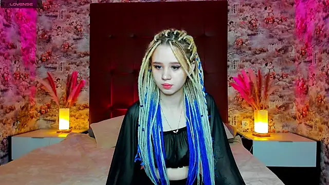 Snapshot of Valerie_Woods chatting on December 21, 5:14 am Valerie Woods online show from December 21, 5:14 am