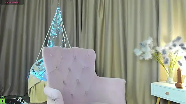 Snapshot of Valerie_Woods chatting on November 23, 12:10 am Valerie Woods online show from November 23, 12:10 am