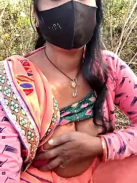 Snapshot of Hey_Ziya chatting on December 5, 11:08 am Hey Ziya online show from December 5, 11:08 am