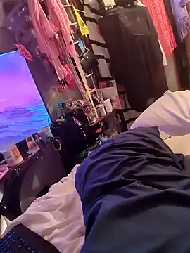 gurlnips online show from February 9, 3:22 am