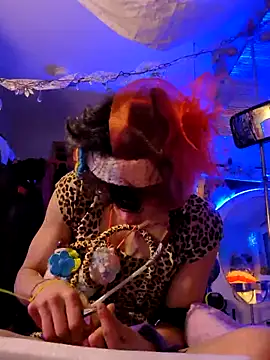 gurlnips online show from February 12, 3:05 pm