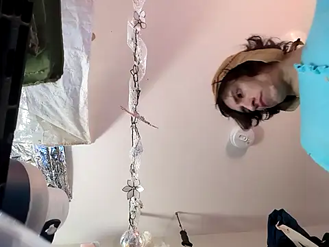 gurlnips online show from February 14, 3:54 am