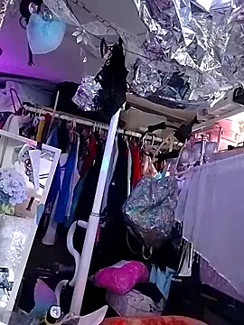 gurlnips online show from September 27, 10:59 pm