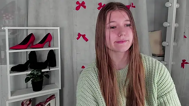 Snapshot of Rebecca_Kelly chatting on January 18, 12:35 am Rebecca Kelly online show from January 18, 12:35 am