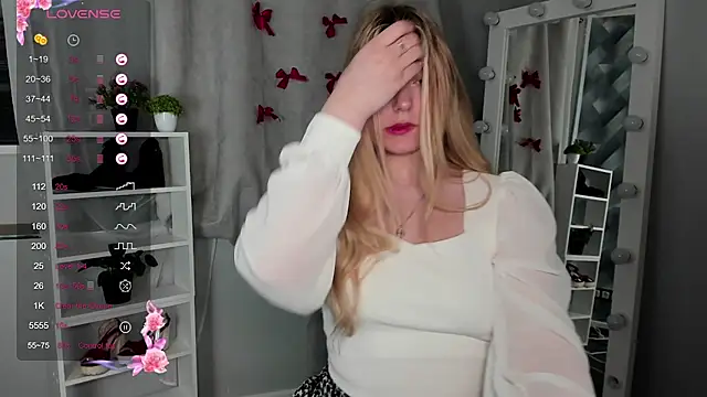 Snapshot of Rebecca_Kelly chatting on March 14, 6:39 pm Rebecca Kelly online show from March 14, 6:39 pm