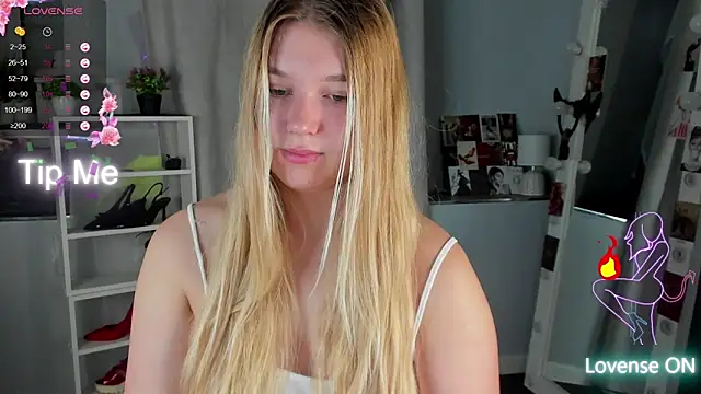 Snapshot of Rebecca_Kelly chatting on September 9, 1:49 am Rebecca Kelly online show from September 9, 1:49 am