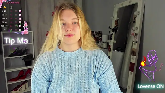 Snapshot of Rebecca_Kelly chatting on September 12, 1:49 am Rebecca Kelly online show from September 12, 1:49 am