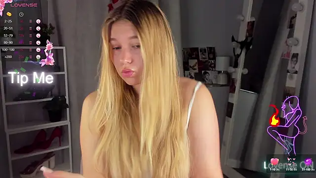 Snapshot of Rebecca_Kelly chatting on September 16, 1:39 am Rebecca Kelly online show from September 16, 1:39 am