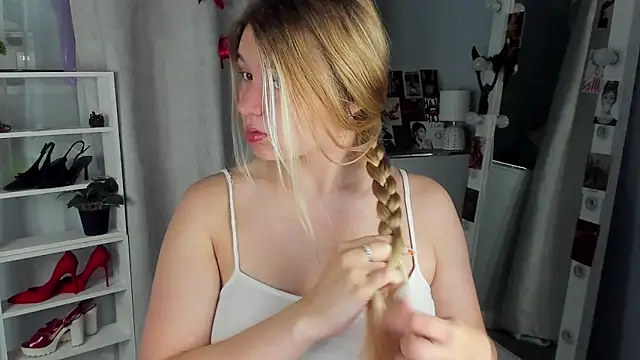 Snapshot of Rebecca_Kelly chatting on September 20, 2:01 am Rebecca Kelly online show from September 20, 2:01 am