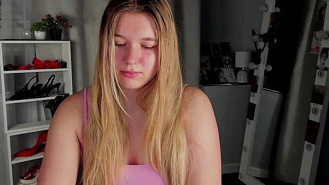 Snapshot of Rebecca_Kelly chatting on October 6, 1:58 am Rebecca Kelly online show from October 6, 1:58 am