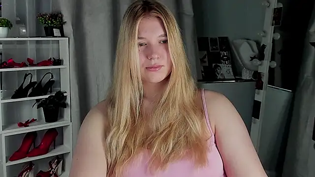 Snapshot of Rebecca_Kelly chatting on November 11, 2:33 am Rebecca Kelly online show from November 11, 2:33 am