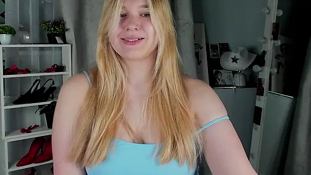 Snapshot of Rebecca_Kelly chatting on November 14, 2:32 am Rebecca Kelly online show from November 14, 2:32 am