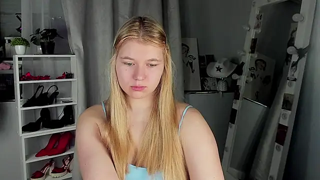 Snapshot of Rebecca_Kelly chatting on November 22, 2:32 am Rebecca Kelly online show from November 22, 2:32 am