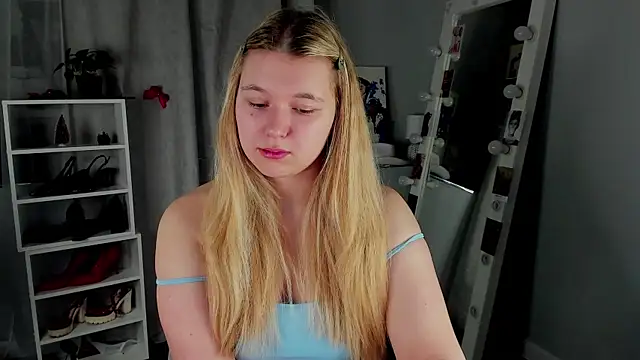 Rebecca Kelly online show from January 13, 2:50 am