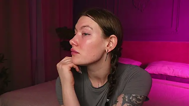 Liv Fay online show from November 29, 1:36 pm