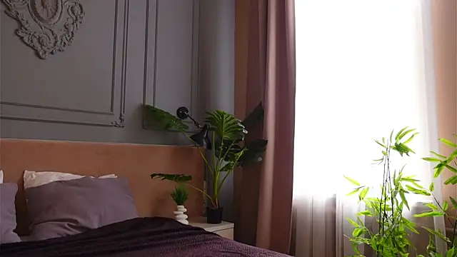 Snapshot of Liv_Fay chatting on June 4, 1:39 pm Liv Fay online show from June 4, 1:39 pm
