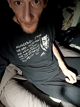 Snapshot of SInfiniSensation1 chatting on December 20, 10:54 pm SInfiniSensation1 online show from December 20, 10:54 pm