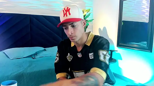 DrakeNeumann online show from April 13, 3:34 am