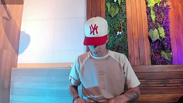 DrakeNeumann online show from April 14, 3:34 am