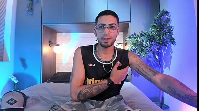 DrakeNeumann online show from May 26, 3:46 am