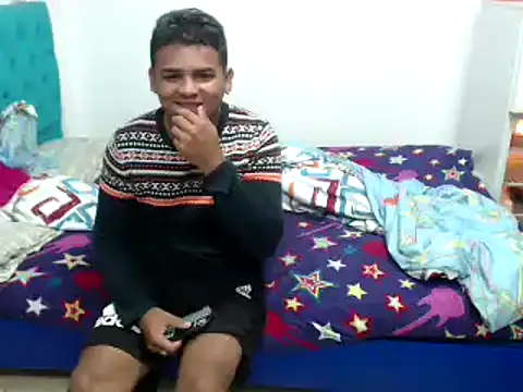 Snapshot of Boycuriousxxx chatting on February 20, 10:59 am Boycuriousxxx online show from February 20, 10:59 am