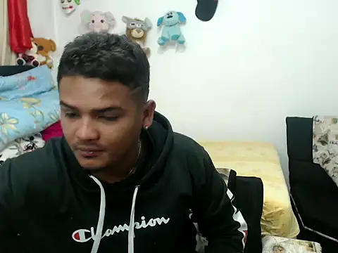 Snapshot of Boycuriousxxx chatting on March 13, 10:36 am Boycuriousxxx online show from March 13, 10:36 am