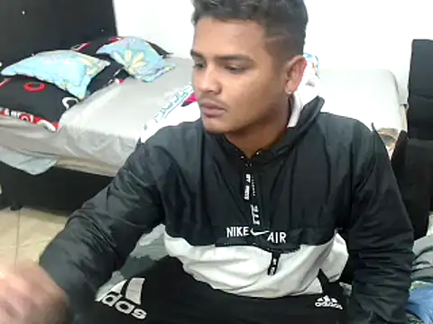 Snapshot of Boycuriousxxx chatting on March 20, 12:32 pm Boycuriousxxx online show from March 20, 12:32 pm