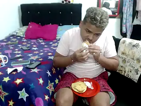 Snapshot of Boycuriousxxx chatting on September 28, 2:55 pm Boycuriousxxx online show from September 28, 2:55 pm