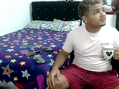 Snapshot of Boycuriousxxx chatting on September 29, 11:04 am Boycuriousxxx online show from September 29, 11:04 am