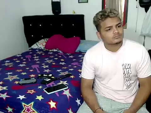 Snapshot of Boycuriousxxx chatting on September 30, 12:10 pm Boycuriousxxx online show from September 30, 12:10 pm