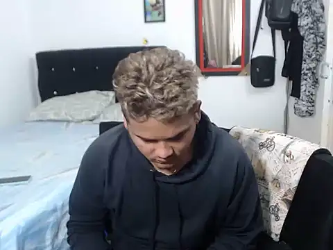 Snapshot of Boycuriousxxx chatting on October 5, 2:04 pm Boycuriousxxx online show from October 5, 2:04 pm