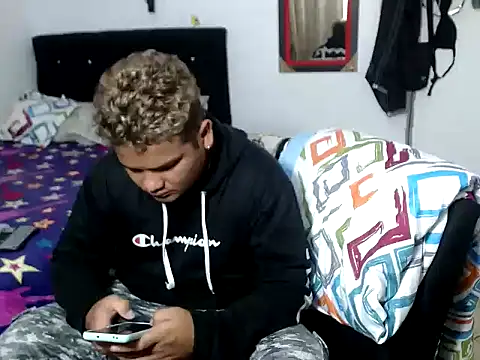 Snapshot of Boycuriousxxx chatting on October 9, 1:20 pm Boycuriousxxx online show from October 9, 1:20 pm