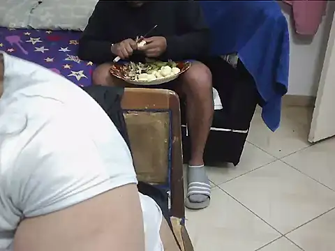 Snapshot of Boycuriousxxx chatting on November 23, 12:21 am Boycuriousxxx online show from November 23, 12:21 am