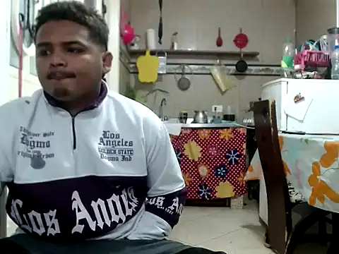 Snapshot of Boycuriousxxx chatting on December 5, 11:19 am Boycuriousxxx online show from December 5, 11:19 am