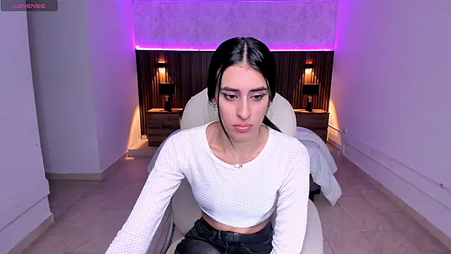 karlaa james online show from November 18, 11:03 am