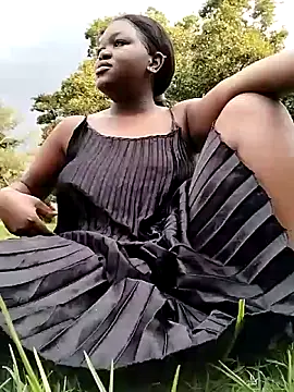 Snapshot of Sexymamibo chatting on February 22, 3:10 pm Sexymamibo online show from February 22, 3:10 pm