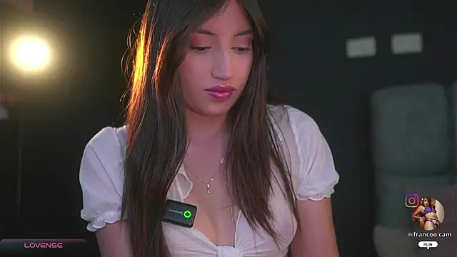 eimy22 online show from October 30, 9:59 pm