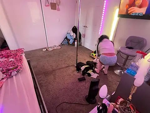 Snapshot of Onlypawzz chatting on February 25, 2:59 pm Onlypawzz online show from February 25, 2:59 pm