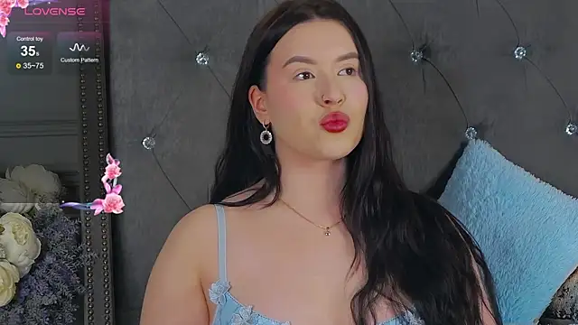 TrishaWinslet online show from January 11, 3:42 pm