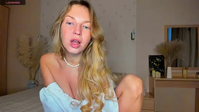 Jeanne Williams online show from February 1, 3:30 am