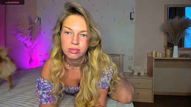 Jeanne Williams online show from February 10, 3:24 am