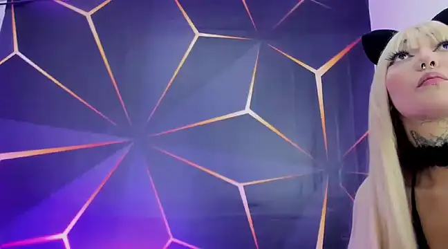 Snapshot of filletatouee chatting on January 19, 7:25 am filletatouee online show from January 19, 7:25 am