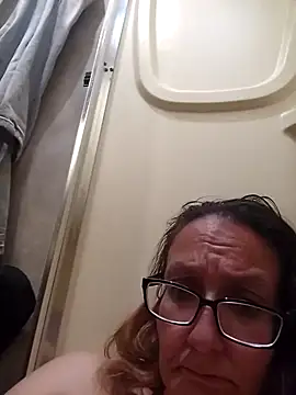 Snapshot of ILUV2TUCHMYKITTY chatting on October 20, 2:39 pm ILUV2TUCHMYKITTY online show from October 20, 2:39 pm