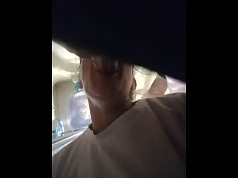 Snapshot of ILUV2TUCHMYKITTY chatting on November 9, 1:53 pm ILUV2TUCHMYKITTY online show from November 9, 1:53 pm