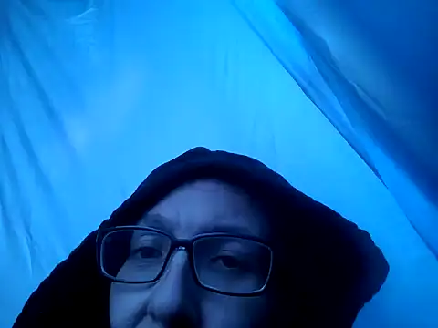 Snapshot of ILUV2TUCHMYKITTY chatting on November 18, 6:45 pm ILUV2TUCHMYKITTY online show from November 18, 6:45 pm