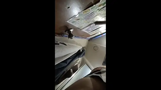 Snapshot of ILUV2TUCHMYKITTY chatting on December 14, 2:06 am ILUV2TUCHMYKITTY online show from December 14, 2:06 am