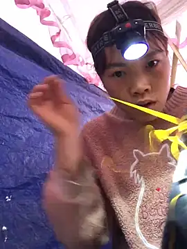 Snapshot of ngoclothingoc9en chatting on December 6, 8:15 am ngoclothingoc9en online show from December 6, 8:15 am