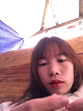 Snapshot of ngoclothingoc9en chatting on December 10, 8:08 am ngoclothingoc9en online show from December 10, 8:08 am