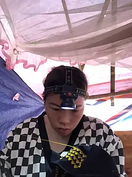 Snapshot of ngoclothingoc9en chatting on December 16, 1:21 am ngoclothingoc9en online show from December 16, 1:21 am